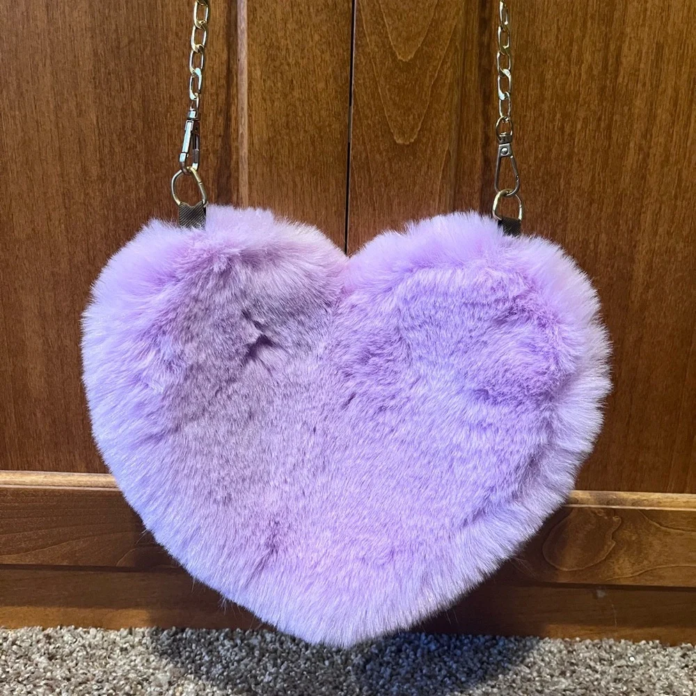 Purple Heart-Shaped Faux Fur Bag‎